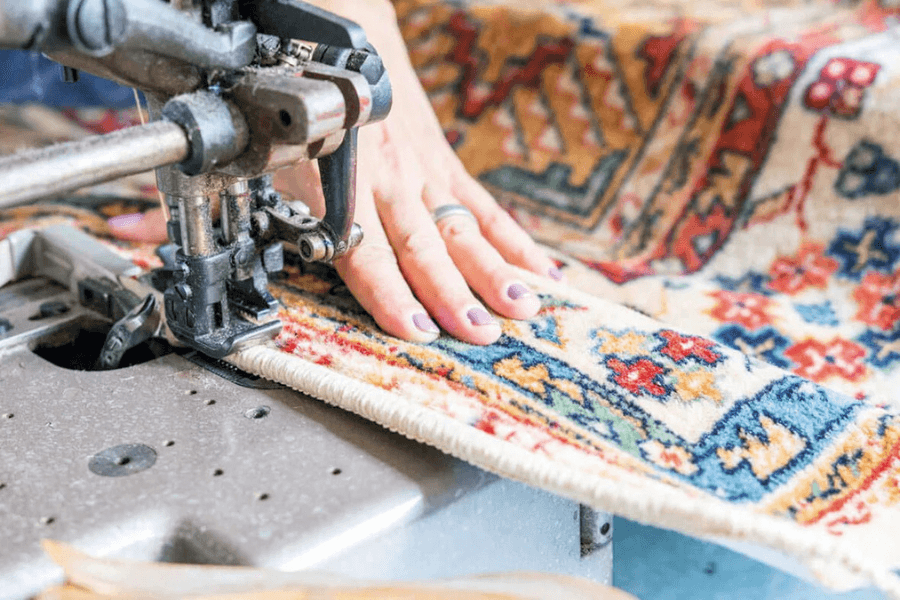 Professionelle Teppichreparatur mit Originalmaterial